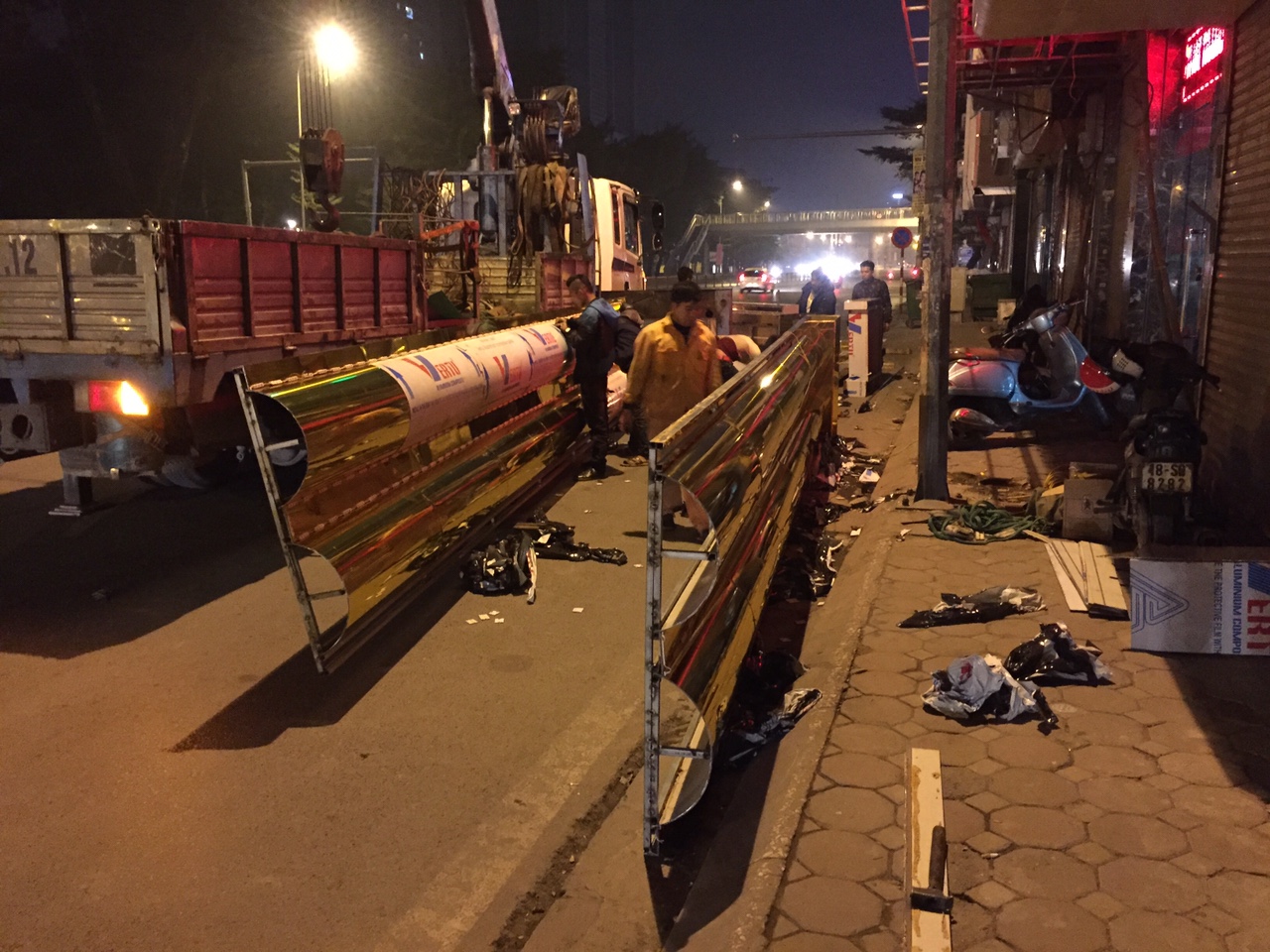 Làm Bộ chữ quảng cáo tòa nhà bằng alumi